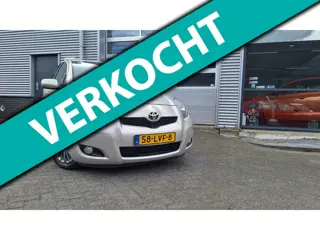 Toyota Yaris 1.3 VVTi Aspiration/Automaat/Airco/Cv/Enz