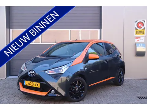 Toyota Aygo 1.0 VVT-i x-clusiv JBL Automaat, Camera, Carplay, Navi