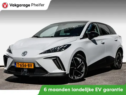MG Mg4 electric Luxury 64 kWh Warmtepomp/ Stuur+stoelverwarming/ Camera/ DAB+/ Carplay
