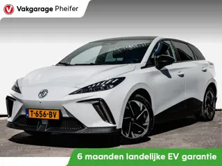 MG Mg4 electric Luxury 64 kWh Warmtepomp/ Stuur+stoelverwarming/ Camera/ DAB+/ Carplay
