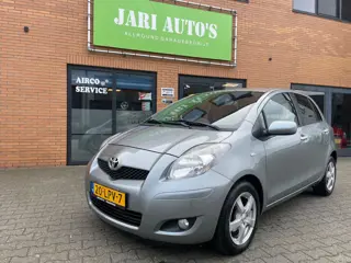Toyota Yaris 1.3 VVTi Aspiration Automaat ! (bj 2010)