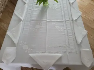 Tafelkleed x12 handborduurwerk Spectaculair!! puur linnen