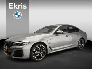 BMW 5 Serie Sedan 530e | M-Sportpakket | LED | Leder | HUD | Schuifdak | Trekhaak | Active cruise | 