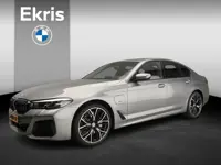 BMW 5 Serie Sedan 530e | M-Sportpakket | LED | Leder | HUD | Schuifdak | Trekhaak | Active cruise | 