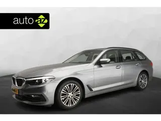 BMW 5 Serie Touring 520i Sportline /  Standkachel / Sportstoelen / Park assist / Camera / Alu wielen