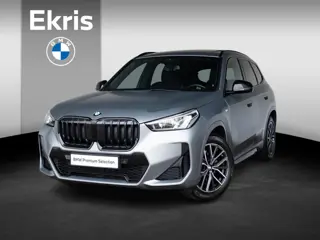 BMW X1 xDrive23i | M Sportpakket | Travel Pack | Achteruitrijcamera | Panoramadak | Stoelverwarming 