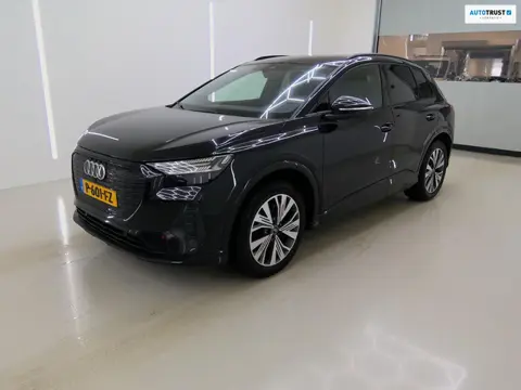 Audi Q4 e-tron 40 Launch edition Advanced+ 77 kWh 1E EIG ORG NL|MATRIXLED|CAMERA|AMBIENT.LIGHT|V.COC