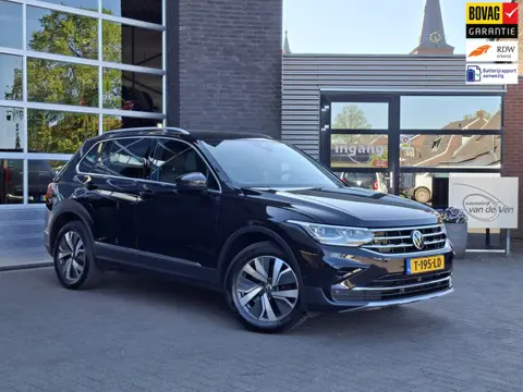 Volkswagen Tiguan 1.4 TSI eHybrid | Lederen bekleding | Trekhaak | IQ Light | Memory stoelen | Stuur