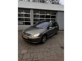 Peugeot 307 SW 2.0 16V Navtech - Export - Panoramadak - Climate Control - 7 Pers.