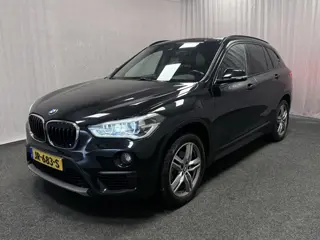 BMW X1 sDrive18i Centennial Executive | Trekhaak | Leer | Navi | 18" M velgen |