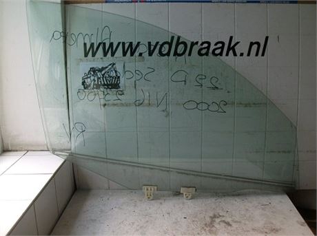 Nissan Almera Sedan 2000-2002 Portierraam rechtsvoor