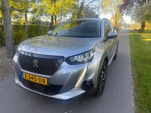 Peugeot 2008 1.2 PT Allure Pack (bj 2021, automaat)