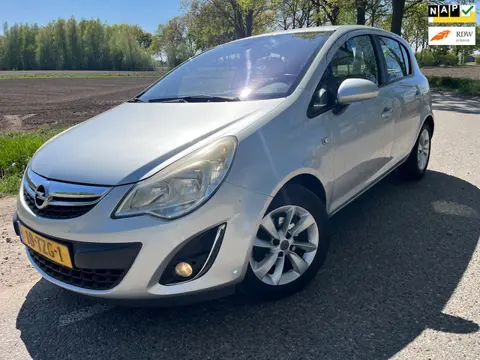 Opel Corsa 1.4-16V Cosmo / 5 drs 2012