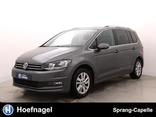 Volkswagen Touran 1.5 TSI Highline 7p | Trekhaak | Adaptive Cruise | Camera | Stoel-/Stuurverw. | Ca