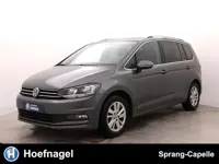 Volkswagen Touran 1.5 TSI Highline 7p | Trekhaak | Adaptive Cruise | Camera | Stoel-/Stuurverw. | Ca