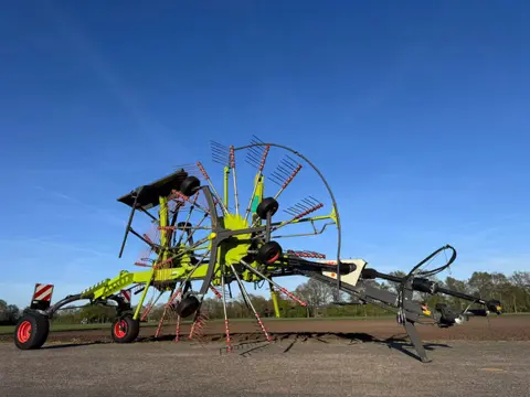 Claas Liner 1900 hark zijafleg (bj 2019)