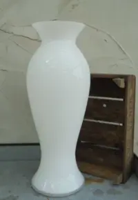 VAAS GLAS ELEGANT DESIGN WIT MET HELDERE VOET 60 cm Nieuw