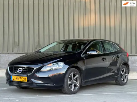 Volvo V40 1.6 T3 Momentum / dealer onderhouden