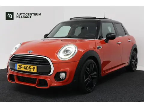 Mini Mini 1.5 Cooper Automaat (PANORAMADAK, JCW PAKKET, STOELVERWARMING, PDC, DEALER ONDERHOUDEN)