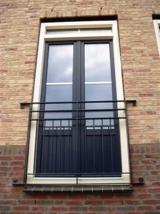 Frans balkon, doorvalbeveiliging op maat gemaakt
