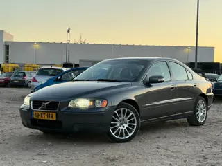 Volvo S60 2.4D Drivers Edition/ AUTOMAAT/ VELGEN