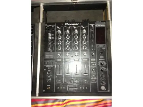 Set van 1x Pioneer DJM 800 mixer &amp; 2x Pioneer CDJ1000MK3