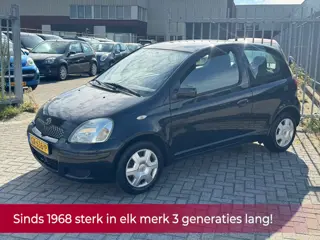 Toyota Yaris 1.0 VVT-i Sol! Airco l Elek pakket l MTF-stuur! NIEUWE APK l 2 sleutels l KEURIG NETJES