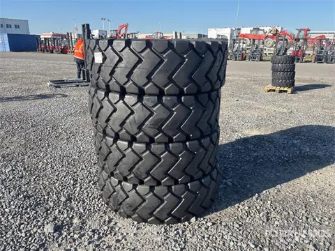 QUANTITY of (4) KINGHUNTER 17.5-25 E3/L3 TL Tires