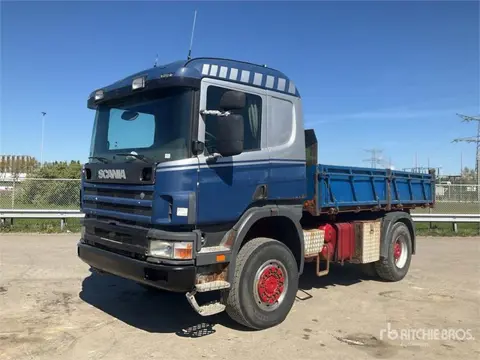 Scania P 124.420 4X4 4x4 Sleeper T/A Dump Truck
