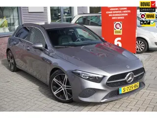 Mercedes-Benz A-klasse 180 Luxury Line / Sfeerverlichting / Carplay / Camera / Digital dash / Leder