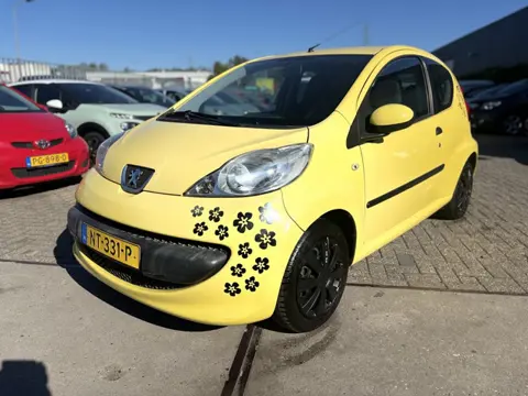 Peugeot 107 1.0-12V XR NWE APK! (bj 2008)