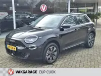 Fiat 600 1.2 Hybrid Urban AUTOMAAT / CLIMATE CONTROL/STOEL VERWARMING/CRUISE CONTROL