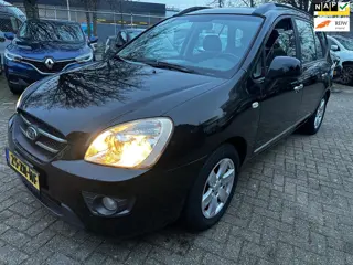 Kia Carens 2.0 CVVT X-ecutive