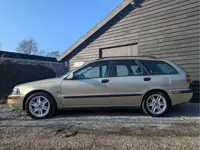 Volvo V40 2.0 Europa (bj 2001, automaat)