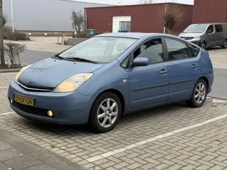 Toyota Prius 1.5 Hybrid KeyLess Camera Cruise Dealer Onderhouden