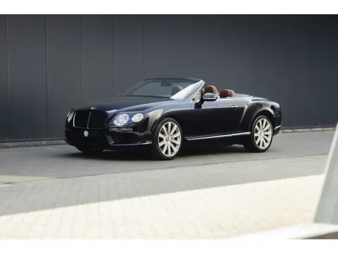 Bentley Continental GTC 4.0 V8