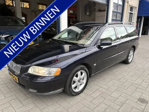 Volvo V70 2.4 Momentum LEDER/CLIMA/CRUISE (bj 2005)