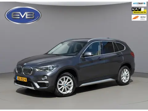 BMW X1 SDrive20i AUTOMAAT 192 pk Orange Sport Edition, lederen sportinterieur,stoelverwarming, elect
