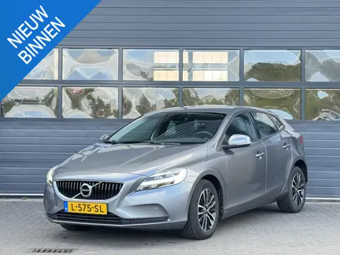VOLVO V40 1.5 T2 NORDIC I AUTOMAAT I CRUISE CONTROL I PARKEERSENSOREN I STOELVERWARMING