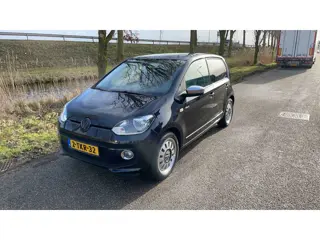 Volkswagen Up! 1.0 high up! BlueMotion 5-DEURS / AIRCO / GEEN GARANTIE / MET NIEUWE APK