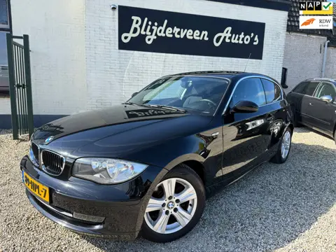 BMW 1-serie 116i Introduction Automaat | Org. NL | Airco | Cruise | A.S. Banden | LM