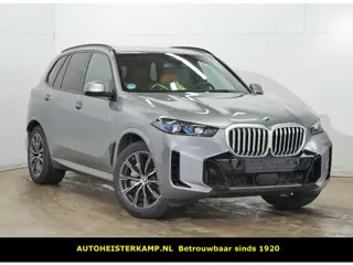 BMW X5 xDrive50e M-Sport 489 PK ACC Head-Up Panoramadak Trekhaak 360 Camera Soft Close Harman Kardon