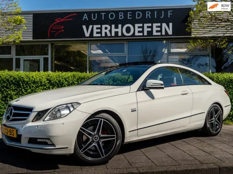 Mercedes-Benz E-klasse Coupé 250 CGI Elegance - PANORAMADAK - AUTOMAAT - PARKEER CAMERA - STOEL VERW
