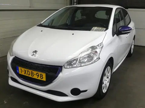 Peugeot 208 1.0 VTi LIKE - Trekhaak - Weinig km NAP