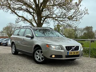 Volvo V70 2.5T Kinetic | LEder + Navi + Clima + Cruise nu €8.975,-!!
