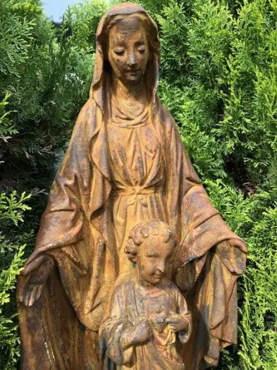 Maria met kind, religie , tuinbeeld