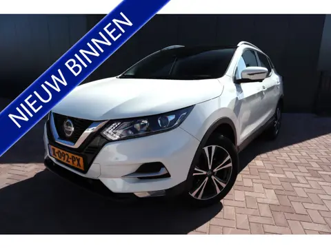 Nissan QASHQAI 1.3 DIG-T Design Edition Automaat Panoramadak  Trekhaak Camera  Etc. Etc.