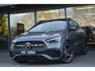 Mercedes-Benz GLA 200 AMG Led Panorama Memory Distronic Camera 360 Augmented Pdc