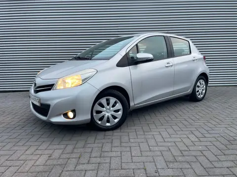 Toyota Yaris 1.0 VVT-i Comfort bouwjaar 2013 ( nw apk )