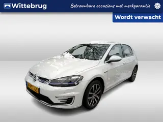 Volkswagen e-Golf E-DITION / Navigatie / LED / Digital cockpit / LM 17 inch / Parkeersensoren